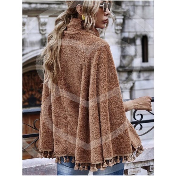 camel tassel  sherpa turtleneck poncho coat jacet - Picture 2 of 4